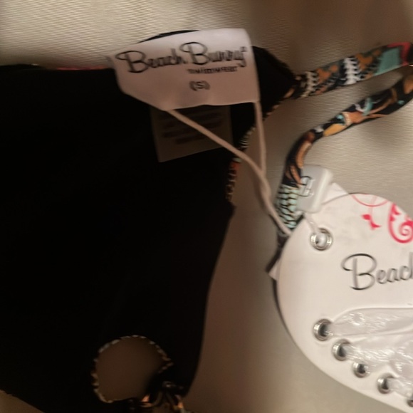 Beach bunny rare and collectible Urban jungle bikini set - Picture 4 of 5